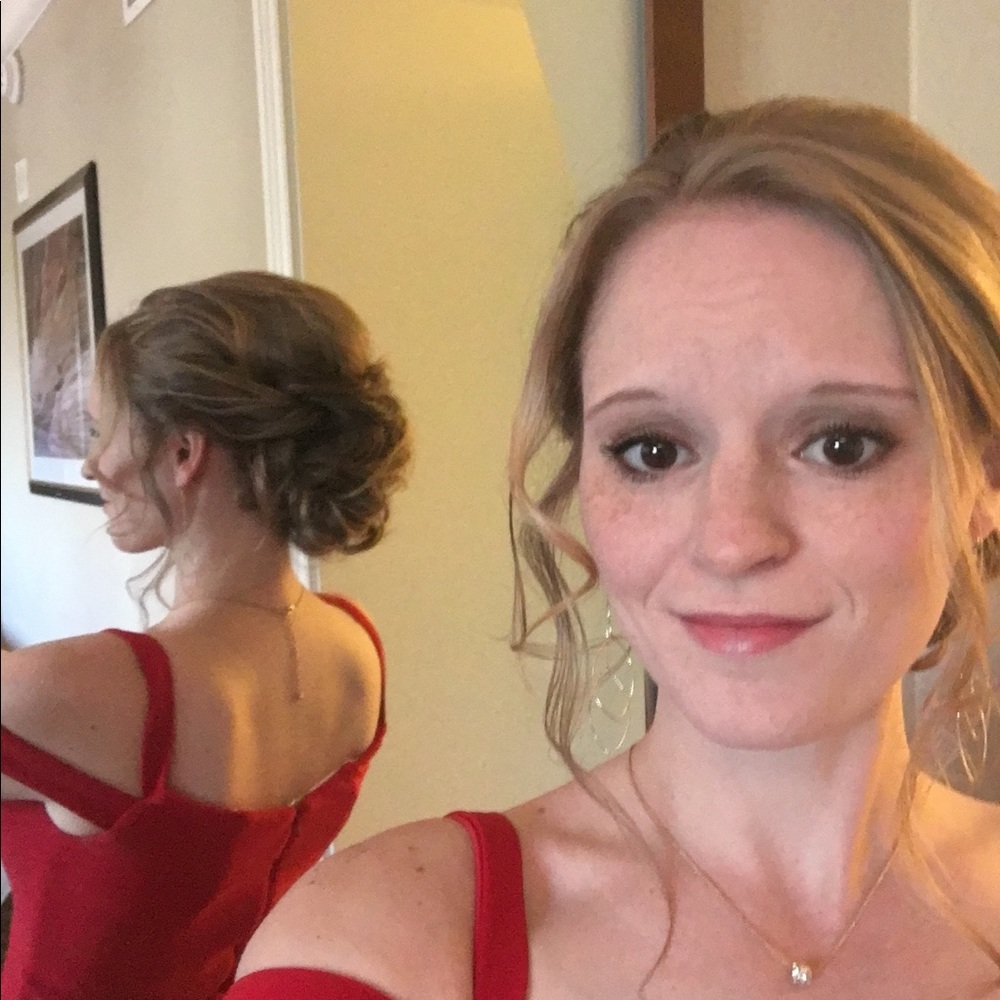 Meet your Posher, Elizabeth